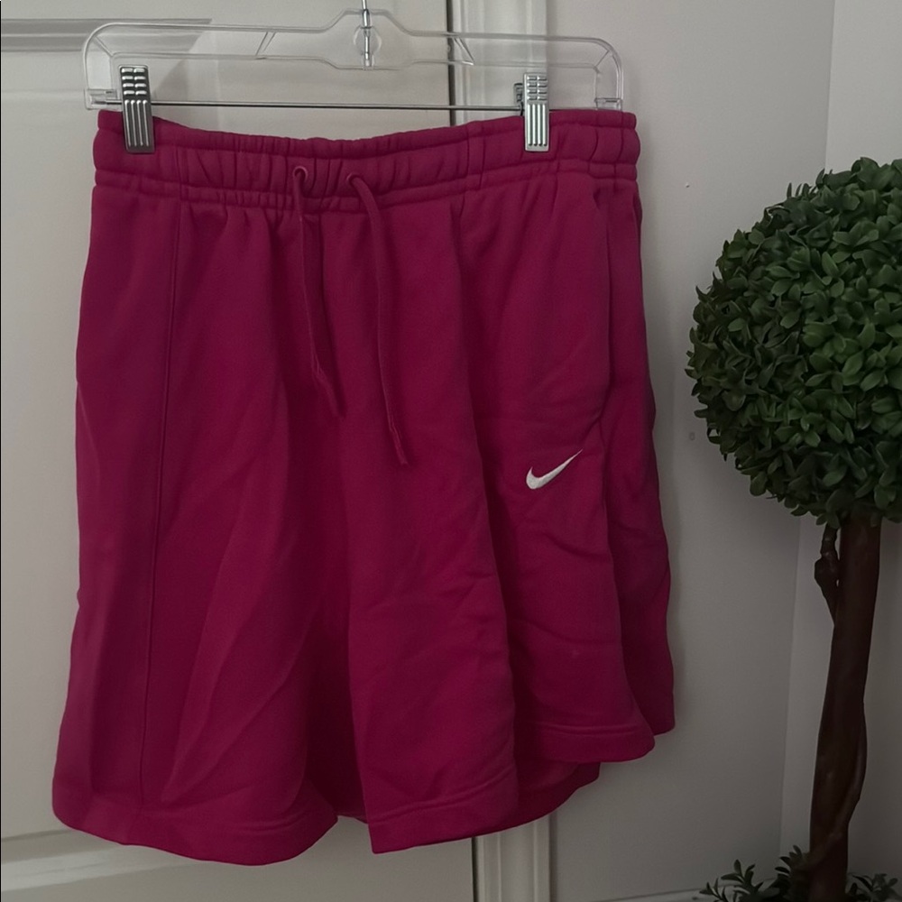 Nike Women's Pink Shorts/ jorts